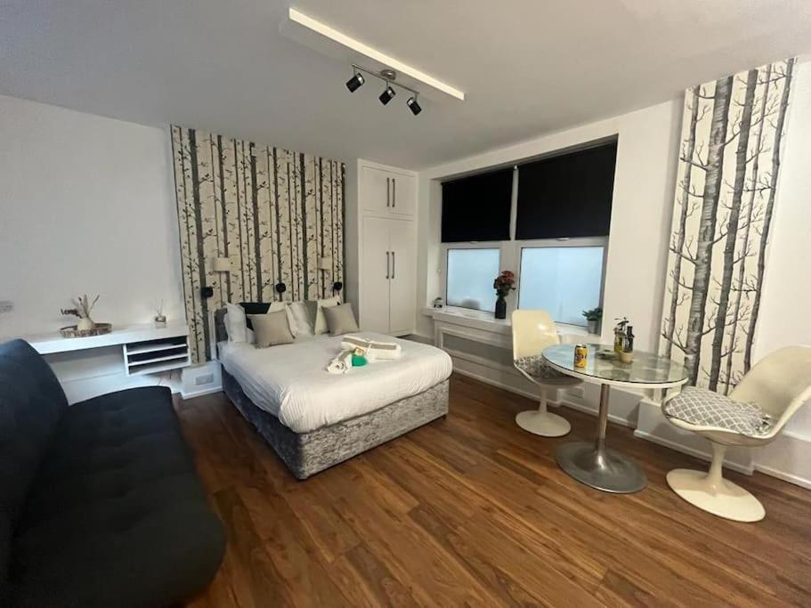 Tree Studio Apartment Barbican F3 Лондон Экстерьер фото