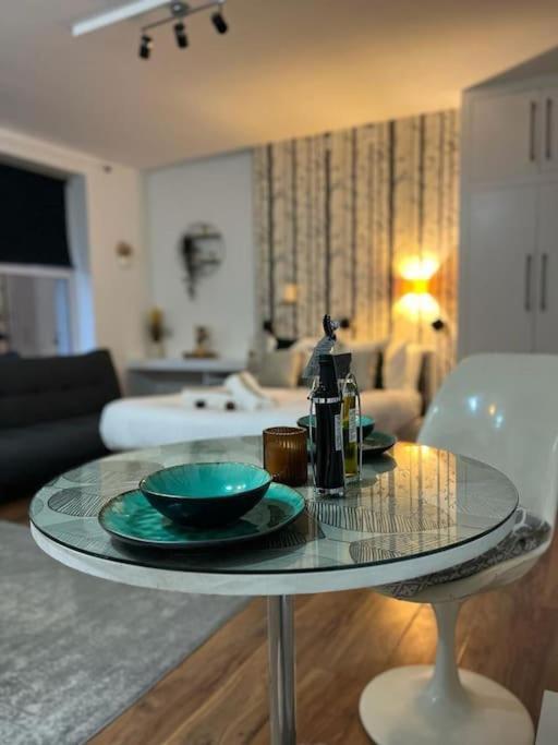 Tree Studio Apartment Barbican F3 Лондон Экстерьер фото