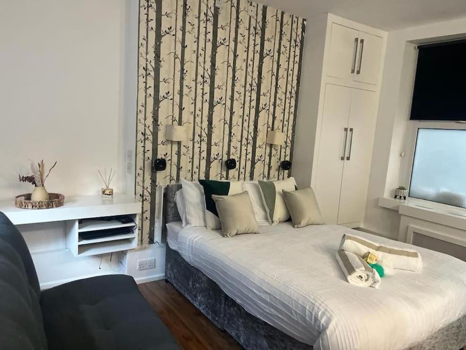 Tree Studio Apartment Barbican F3 Лондон Экстерьер фото