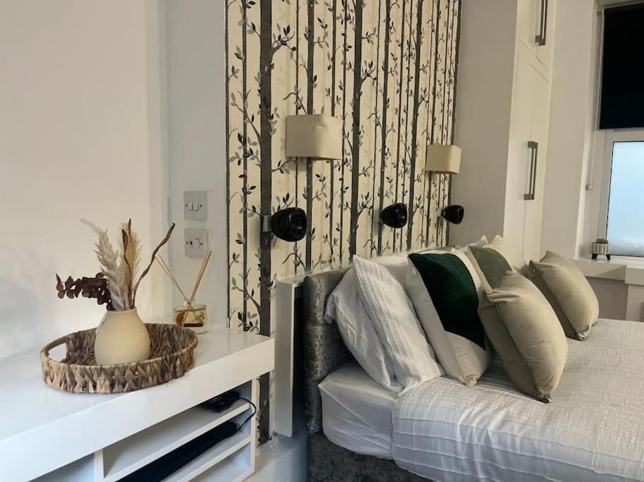 Tree Studio Apartment Barbican F3 Лондон Экстерьер фото