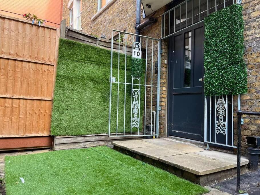 Tree Studio Apartment Barbican F3 Лондон Экстерьер фото